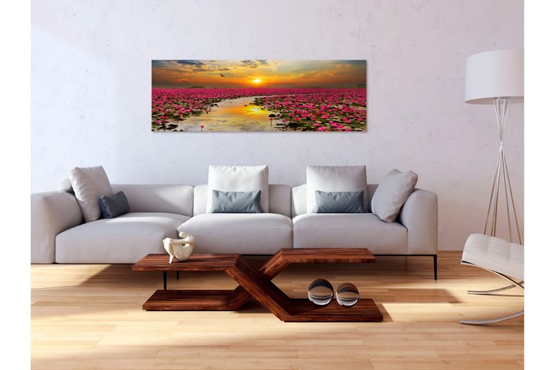 Billede Lily Field (1 del) Smal 150x50 - Artgeist sp. z o. o. - Boligtilbehør - Billeder & kunst - Billeder på lærred