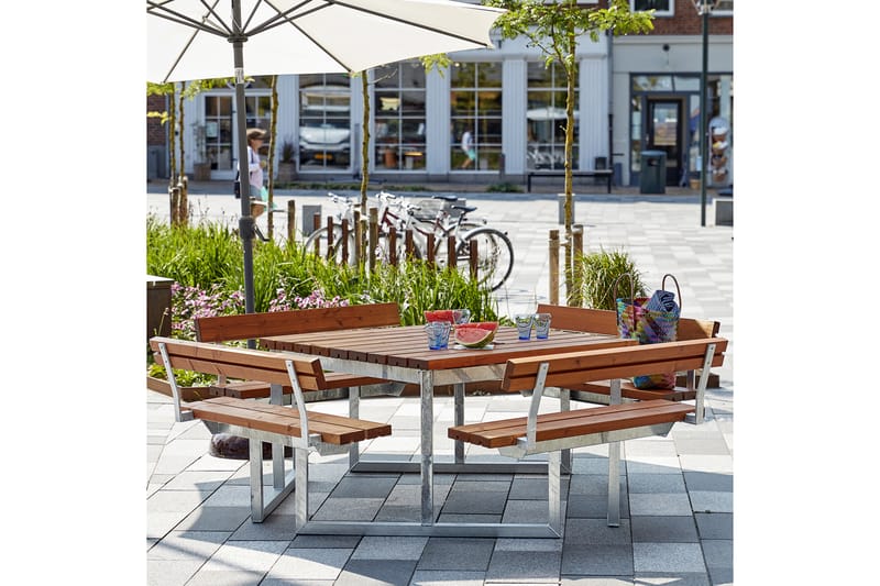 PLUS Twist Bænkesæt med 4 Ryglæn 227 cm Grundmalet Teak - Havemøbler - Havebord - Picnicbord