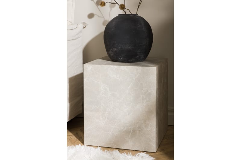 Molly Travertin Sidebord 40x40x45 cm - Beige - Møbler - Borde - Aflastningsbord - Lampebord