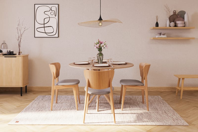 Aryn Spisegruppe 120 cm Rund med 4 Jerup Spisestol Massiv Eg - Natur - Møbler - Borde - Spisebordssæt