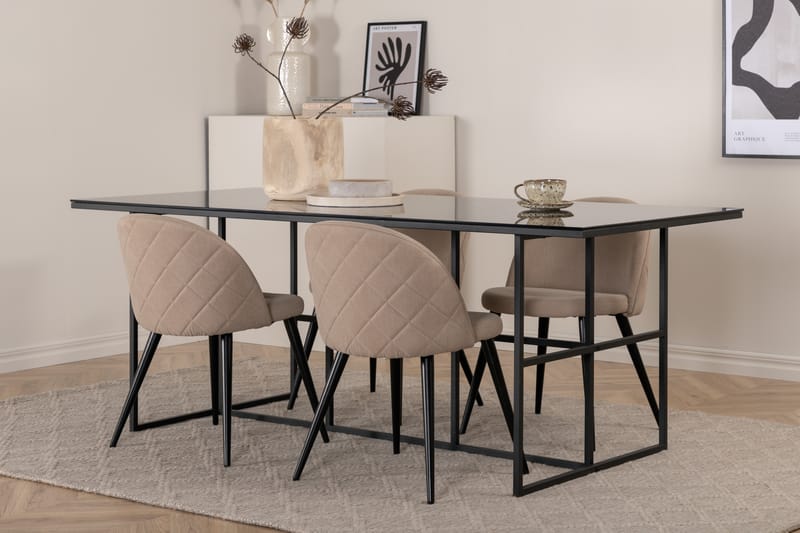 Komfortabelt spisebord med 4 Velvet Spisebordsstol - Spisebordssæt