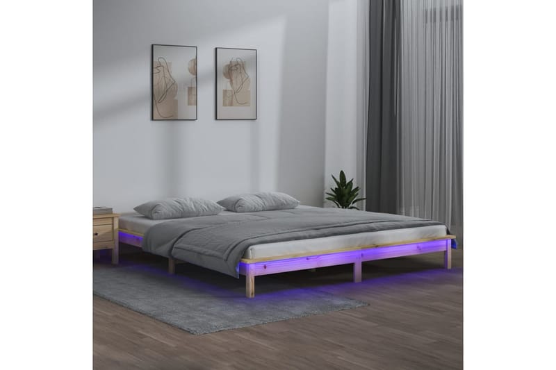 beBasic sengeramme med LED-lys 120x200 cm massivt træ - Brun - Møbler - Senge - Sengeramme & sengestel