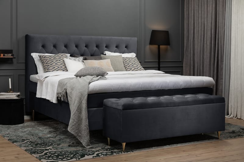 Royal Velvet Komplett Sengpakke 210x210 cm - Sort med Lave Sølvben - Møbler - Senge - Komplet sengepakke